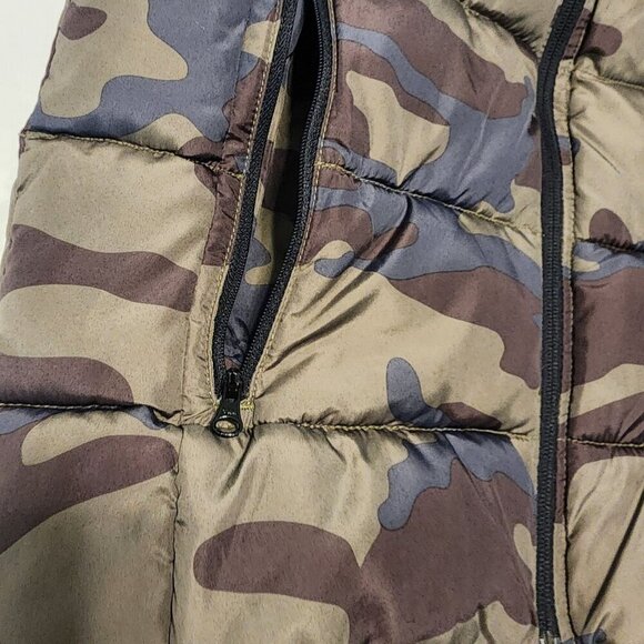 Gap Kids size L / 10-11 boy camo puffer vest outerwear - Picture 5 of 7